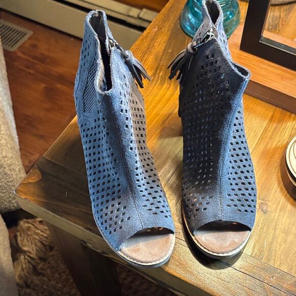 Toms Navy Heeled Ankle Boots - Picture 2 of 12